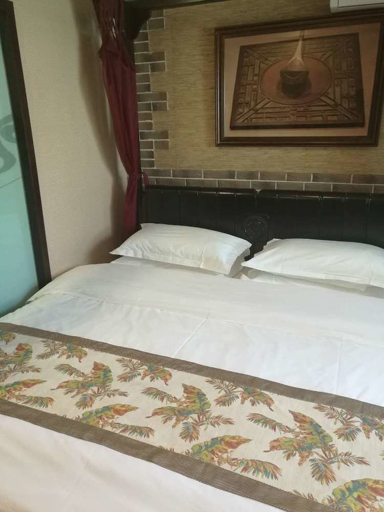 Hotel Qinfu Ex East Sacred Nan Luo Gu Xiang 3*