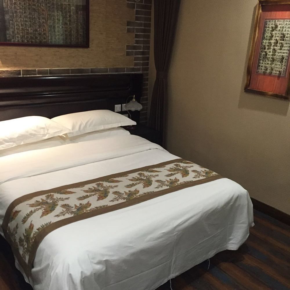 Qinfu Ex East Sacred Nan Luo Gu Xiang Hotel 3*